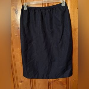 Says size 14 but fits like a 12 women’s skirt tag cut out